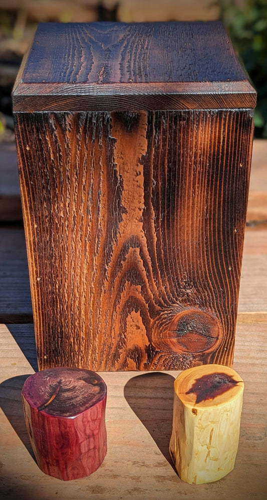 Traditional Urn + Cedar Tree Keepsakes